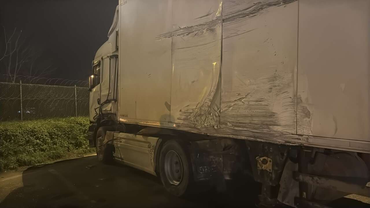 Konya plakalı TIR zincirleme kazaya karıştı! Çok sayıda yaralı var 8